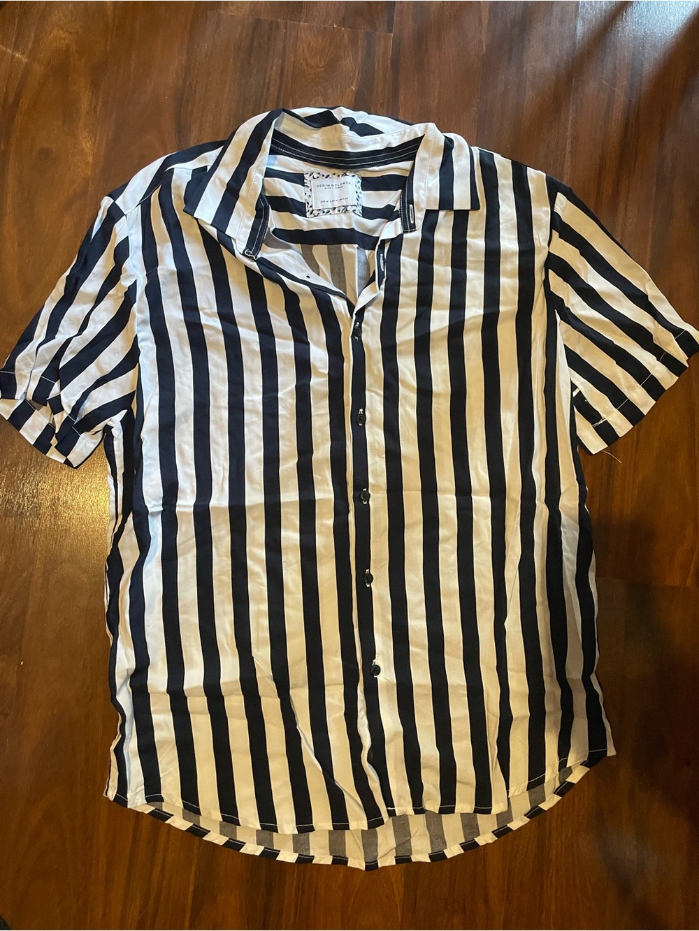 Navy & White Vertical Stripe Short Sleeve Shirt ▶️BUNDLE 5/$15◀️